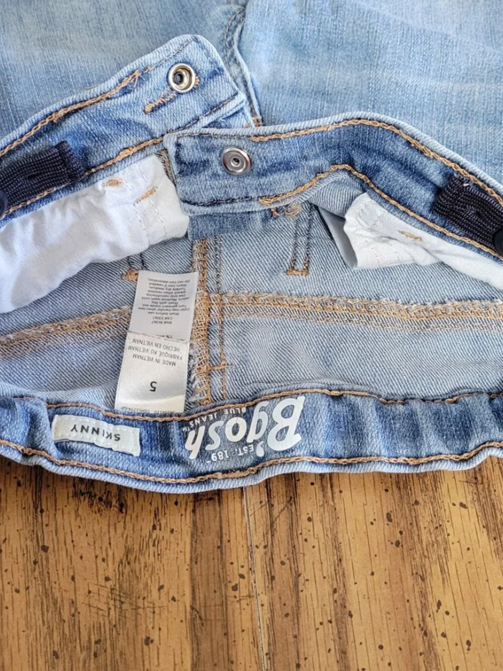 OshKosh B'gosh Girls Size 5 Skinny Jeans Light Wash Stretch Denim Adjustable